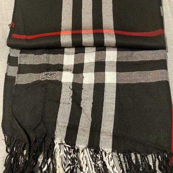 Plaid Pattern Fringe Hem Tartan Scarf in Black - Picture 6 of 6